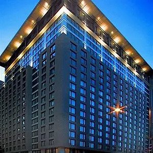 **** Hotel Embassy By Hilton - Canadá